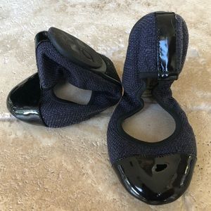 Butterfly twists flats